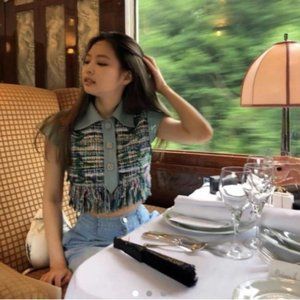 BLACKPINK Jenny Cute cropped tweed top
